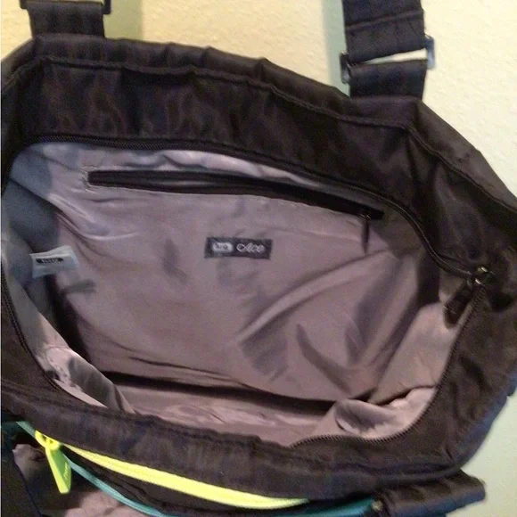 Lug Ace Tote - Picture 3 of 8